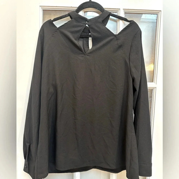 Lane Bryant Black Long Sleeve Cold Shoulder Blouse Women’s Size 14 Large XL - Picture 5 of 10